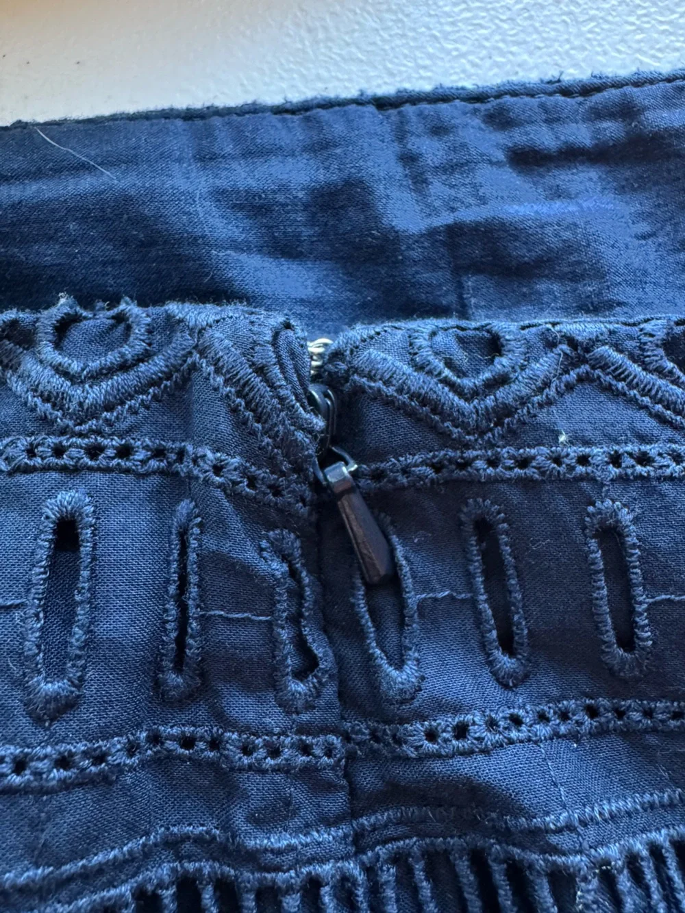 Gap Navy Eyelet Embroidered Mini Skirt Size 12 Cotton Boho Preppy Summer
